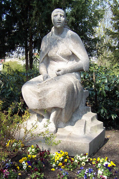 Trümmerfrau-Denkmal am Fuß der Rixdorfer Höhe